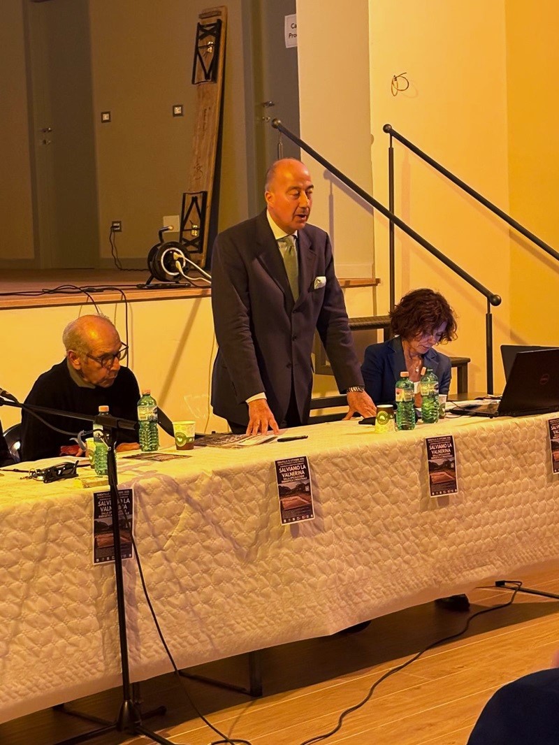immagine notizia (ptn) Eolico, Federighi ieri all’assemblea pubblica di Ferentillo: “il Parco Eolico a Monte Bibico scelta inutile e insensata”